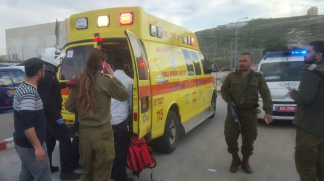 זירת הפיגוע בשער בנימין (צילום: נאור כהן - חדשות צ.ב.מ)