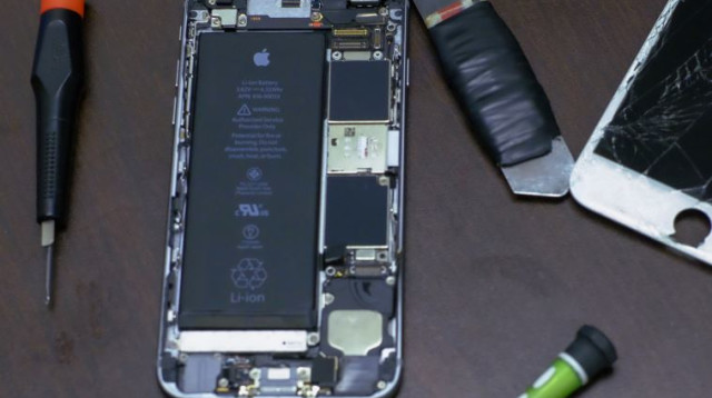 האייפון של אחד היורים בטבח סן ברנרדינו (צילום: רויטרס)