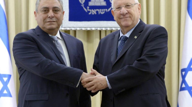 נשיא המדינה ראובן ריבלין, ושגריר מצרים, חזאם חיירת (צילום: מארק ניימן, לע"מ)