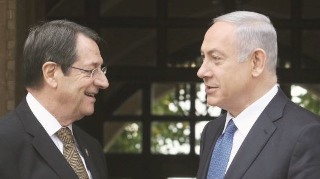ראש הממשלה נתניהו ונשיא קפריסין ניקוס אנסטסיאדיס (צילום: רויטרס)