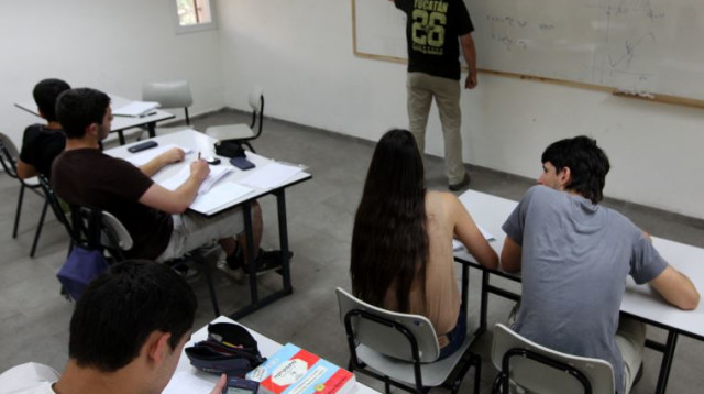 מורה בכיתה. ארכיון (צילום: קובי גדעון, פלאש 90)