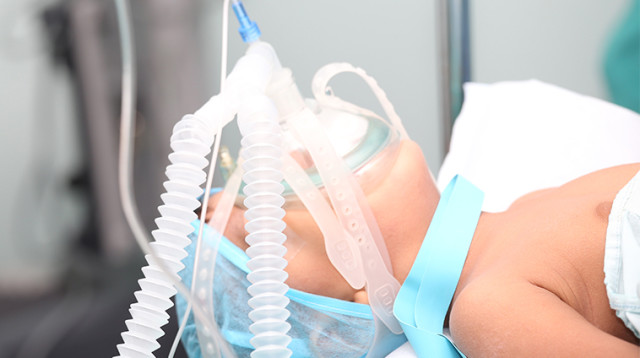 תינוק בבית חולים (צילום: אינגאימג)