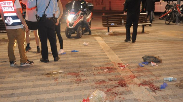 זירת פיגוע הדקירה ביפו  (צילום: אבשלום ששוני)