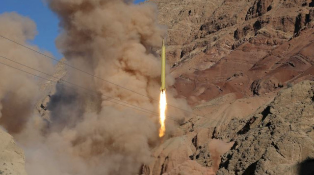 טיל בליסטי ששיגרה איראן (צילום: רויטרס)