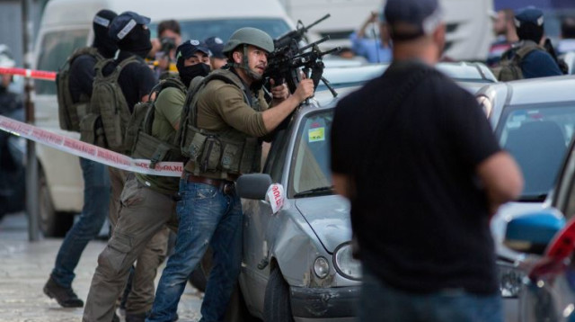 זירת פיגוע בירושלים (צילום: יונתן זינדל, פלאש 90)