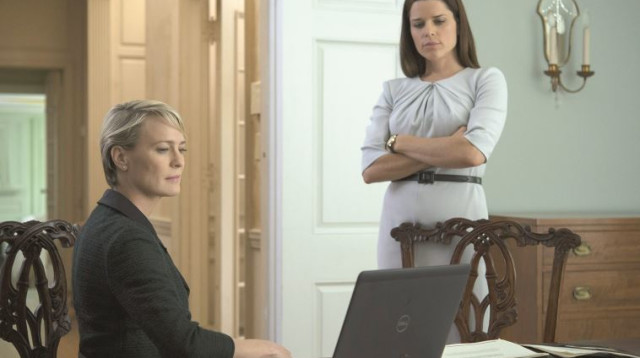 נב קמפבל עם רובין רייט ב"בית הקלפים" (צילום: יח"צ)