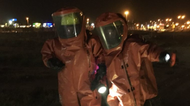 כוחות הכיבוי מאתרים חומר מסוכן בדימונה  (צילום: דוברות כבאות והצלה מרחב נגב)