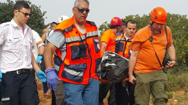 פינוי טייס המטוס הקל שהתרסק בצפון  (צילום: מדברים תקשורת)