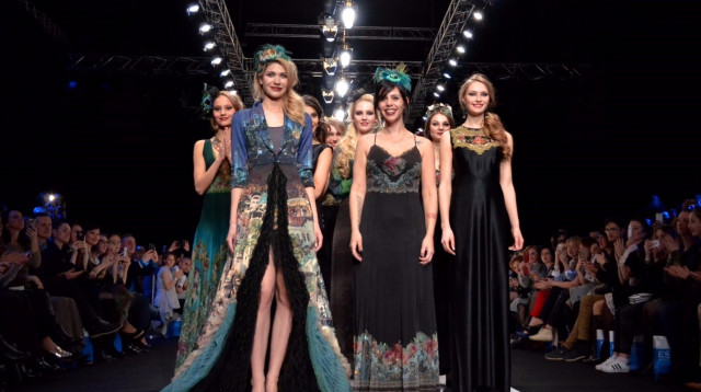 יסמין נגרין והדוגמניות (צילום: יח"צ)