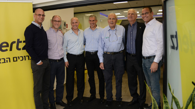 רום שחר, יעקב שחר, ישראל קז, אבנר קז, דני שמעוני, עומר שחר ואור שחר (צילום: ליאת מנדל, עדיף כנסים)