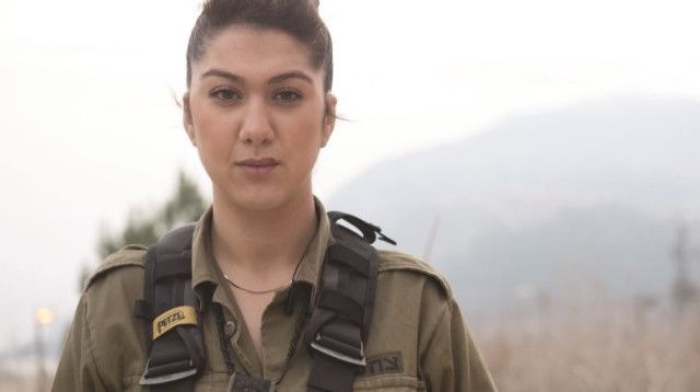 חיילת מטפסת (צילום: דובר צה"ל)