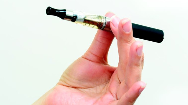 סיגריה אלקטרונית  (צילום: אינגאימג)