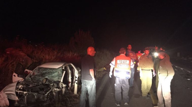 זירת התאונה סמוך למושב פדיה (צילום: יוני חדד, תיעוד מבצעי מד"א)