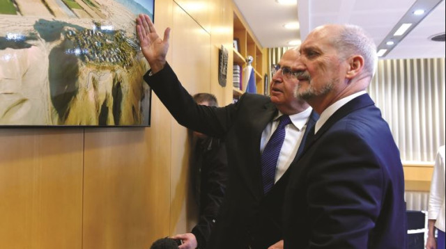 מצ'רביץ' ויעלון (צילום: אריאל חרמוני, משרד הביטחון)