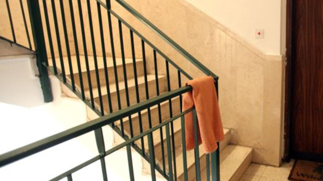 חדר מדרגות, ארכיון (צילום: אביר סולטאן, פלאש 90)