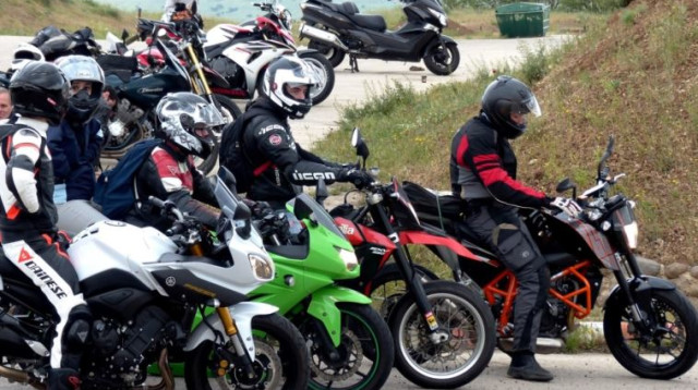 אופנוענים בהר בנטל, במסגרת הרכיבה המסורתית (צילום: ליז כהן)