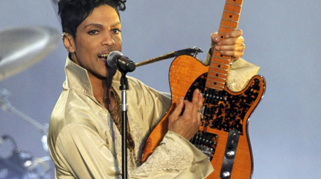 פרינס בהופעה ב-2007 (צילום: רויטרס)