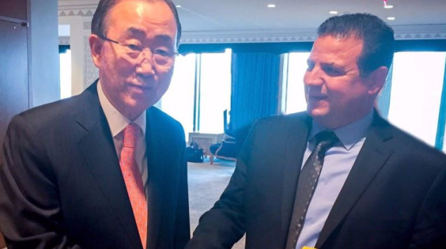 איימן עודה ובאן קי מון (צילום: דוברות הרשימה המשותפת)