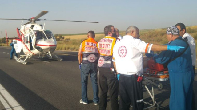 התאונה במחלף שורק (צילום: דוברות מד"א)