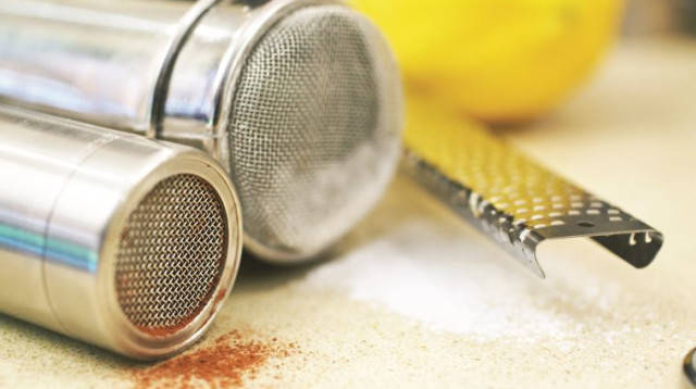 הכנת ריבות למימונה (צילום: פסקל פרץ רובין)