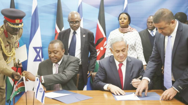 נתניהו ונשיא קניה קניאטה (צילום: פלאש 90)