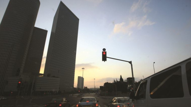 זריחה בתל אביב (צילום: נתי שוחט, פלאש 90)