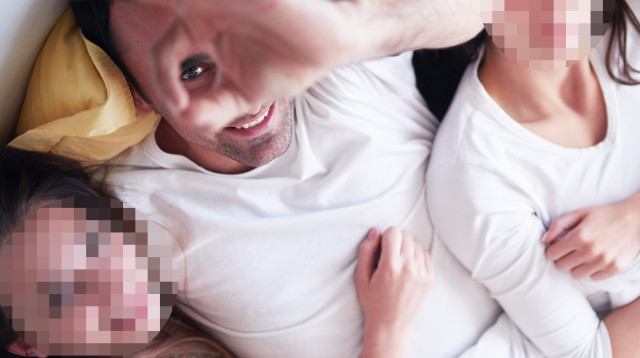 שלישייה במיטה (צילום: אינגאימג)