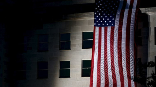 דגל ארה"ב מונף בפנטגון (צילום: רויטרס)