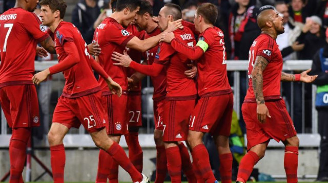 באיירן מינכן חוגגים (צילום: AFP)