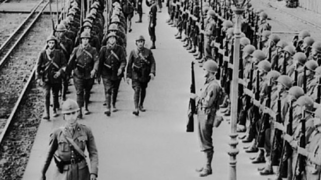 כניסת הצבא האמריקאי לתוניס (צילום: ארכיון צילומים: מוזיאון המלחמה בלונדון)