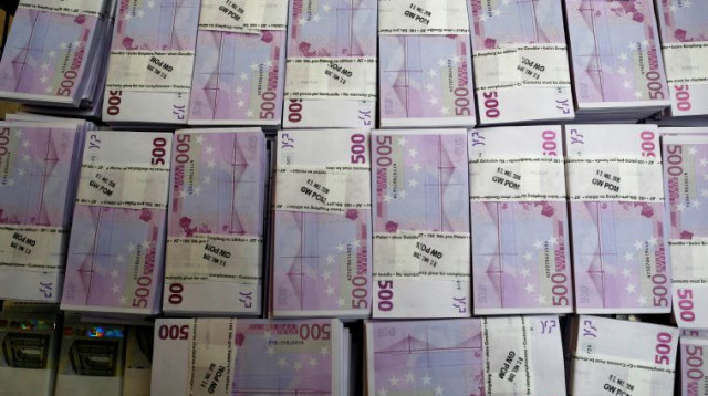 שטרות של אירו, ארכיון (צילום: רויטרס)