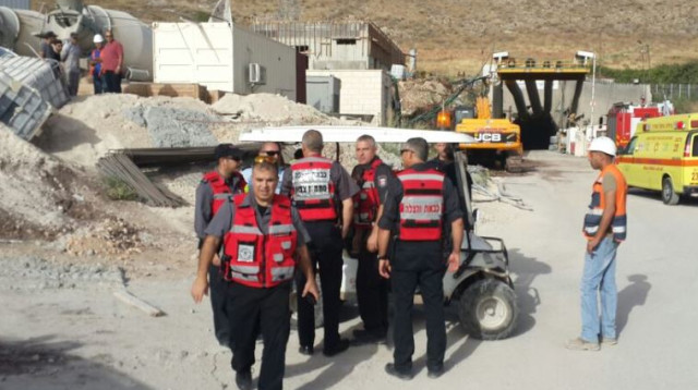 פועל נלכד במנהרה שקרסה בקיבוץ רשפים (צילום: כבאות והצלה מחוז צפון)