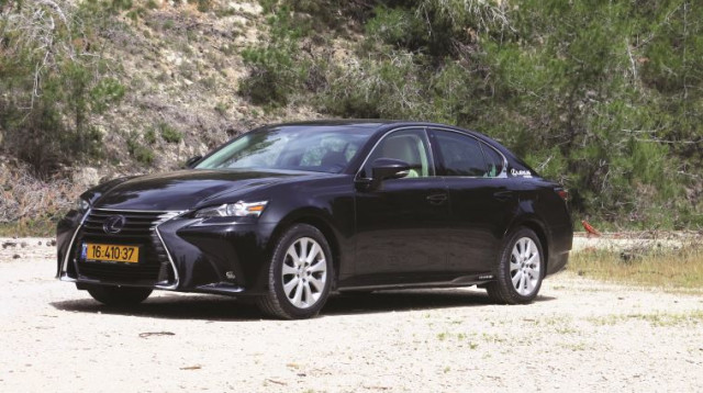 לקסוס GS300h (צילום: יח"צ)