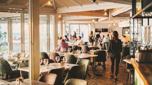 מסעדת "ים 7" (צילום: מתן כץ)