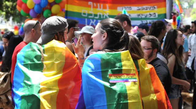 חוגגים גאווה בתל אביב (צילום: אבשלום ששוני)