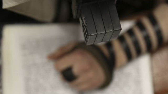 תפילין (צילום: נתי שוחט, פלאש 90)