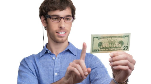 מצלמה זעירה של חברת אורקם (צילום: יח"צ)