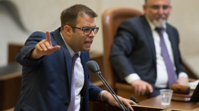 אורן חזן במליאה (צילום: יונתן זינדל, פלאש 90)