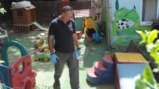 נפץ התפוצץ ליד גן ילדים בתל אביב (צילום: אבשלום ששוני)