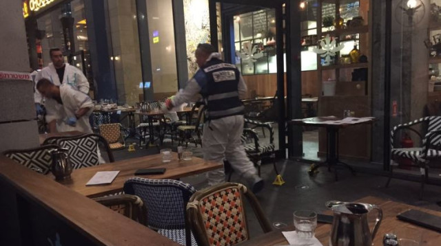 פיגוע ירי במתחם שרונה בתל אביב (צילום: דוברות המשטרה)