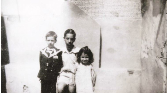 שלושה מהאחים למשפחת מאירי. משמאל: ברוך  (צילום: באדיבות מרכז מורשת יהדות בבל)