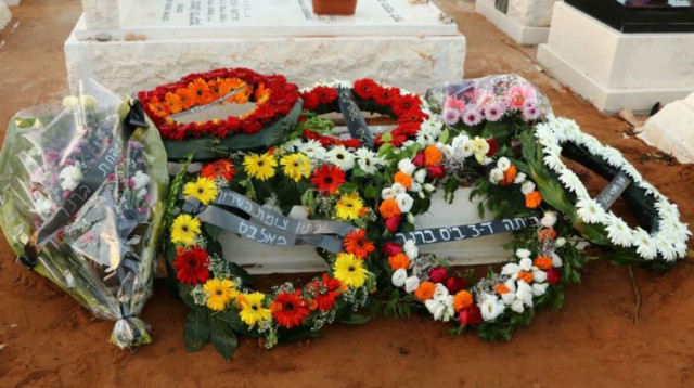 קברה של מרים ניסני (צילום: אבשלום ששון, יח"צ)