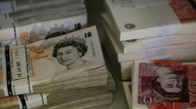 לירה שטרלינג (צילום: רויטרס)