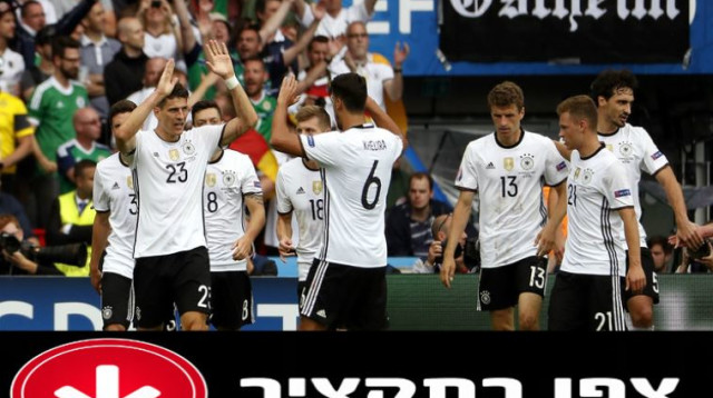 גרמניה סטיקר תחתון (צילום: AFP)
