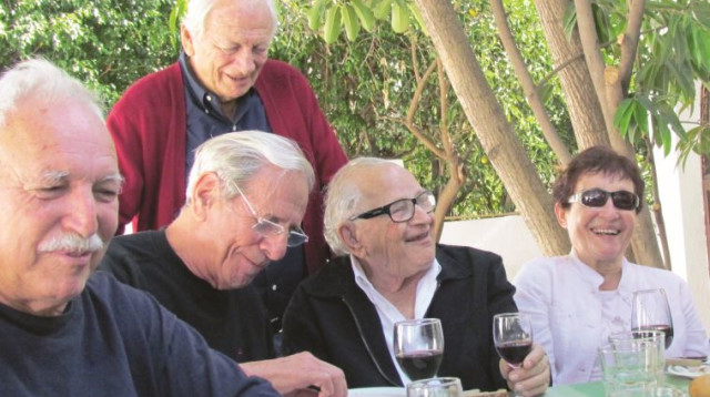 הפרלמנט בחצר של בנדר (צילום: נתן זהבי)