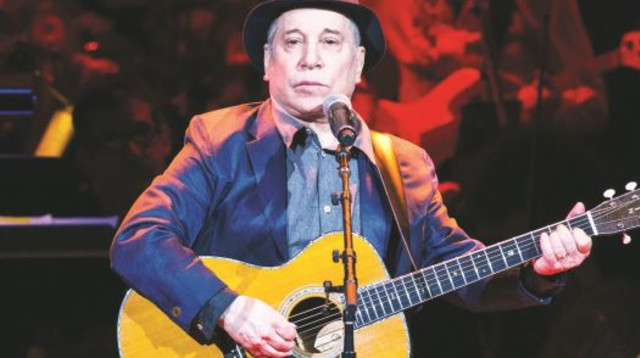 פול סיימון בהופעה (צילום: רויטרס)