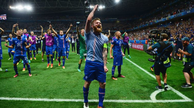 איסלנד חוגגת  (צילום: Getty images)