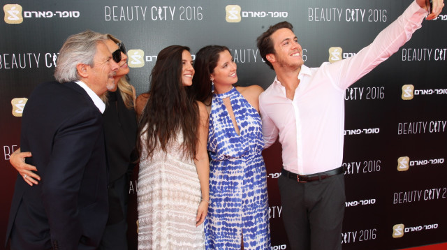 משפחתו של לאון קופלר (צילום: רפי דלויה)