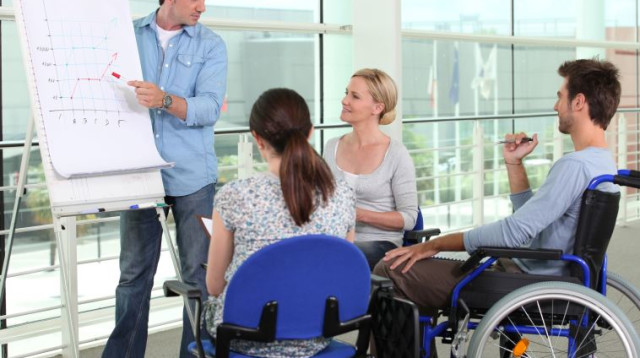 עובדים בעלי מוגבלויות (צילום: ingimage ASAP)