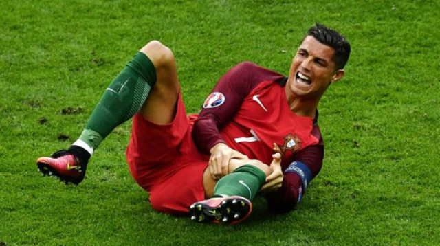 רונאלדו לאחר הפציעה (צילום: Getty images)